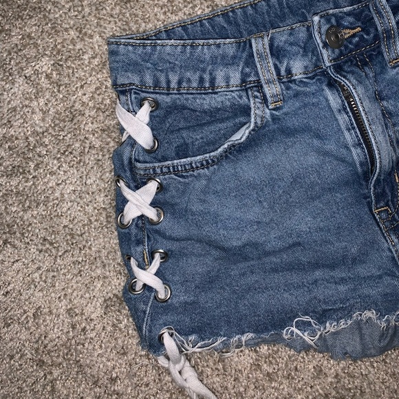 Divided H&M Blue & White Laced Jean shorts size 4 - Picture 4 of 10